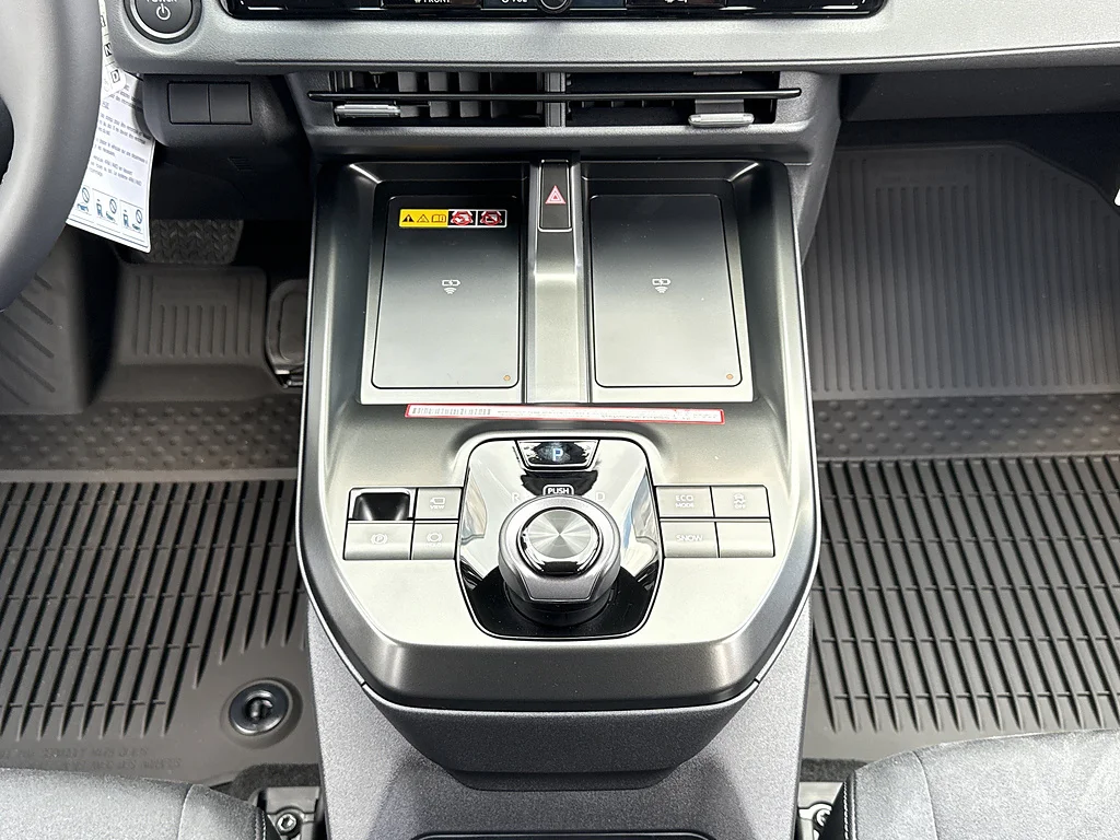 New 2026 Wind Chill Pearl w/Midnight Black Metallic Roof Toyota XSE image 5