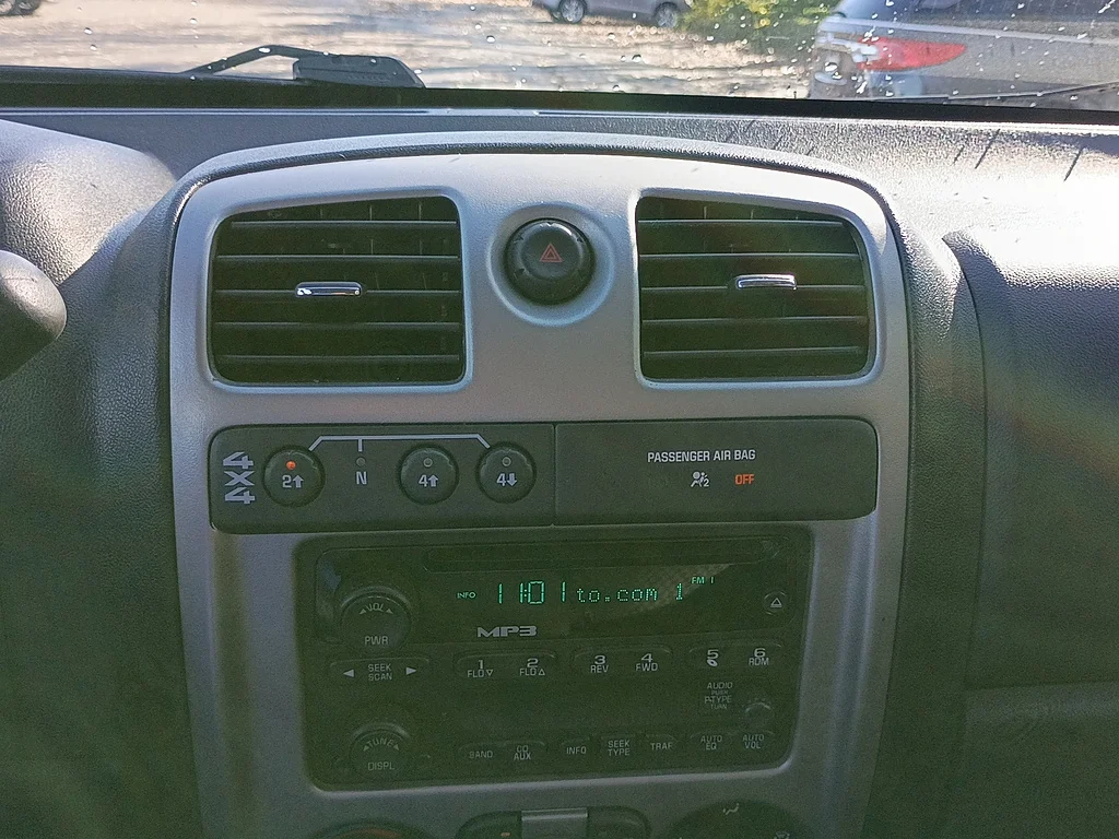Used 2007 Blue Granite Metallic Chevrolet LS image 22