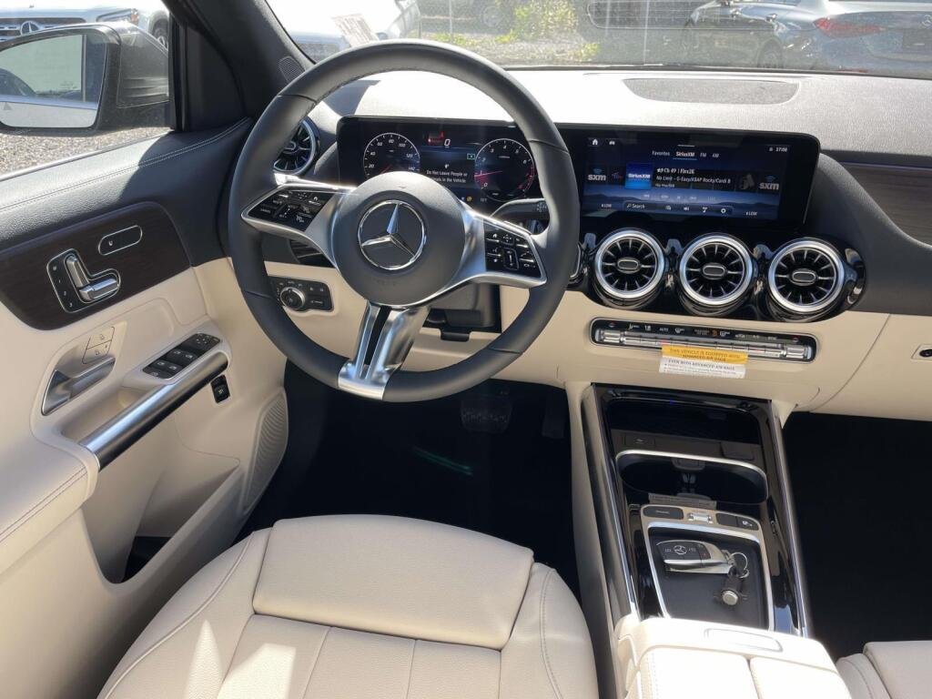 New 2026 Mountain Grey Metallic Mercedes-Benz GLA 250 image 2