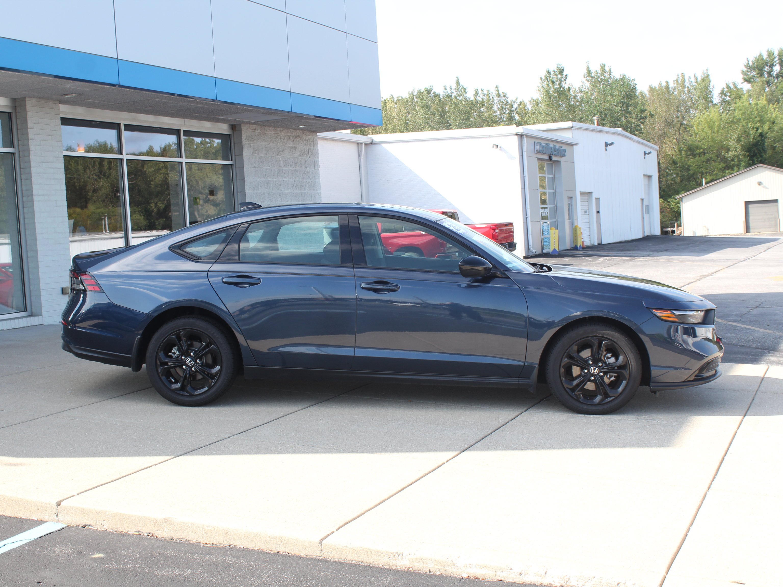 Used 2025 Blue Honda SE image 5