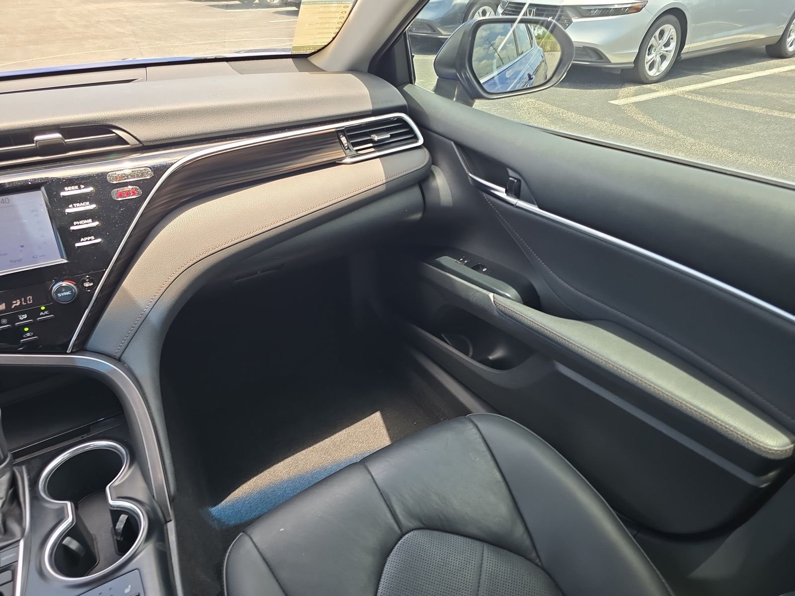 Used 2018 Blue Toyota XLE image 11
