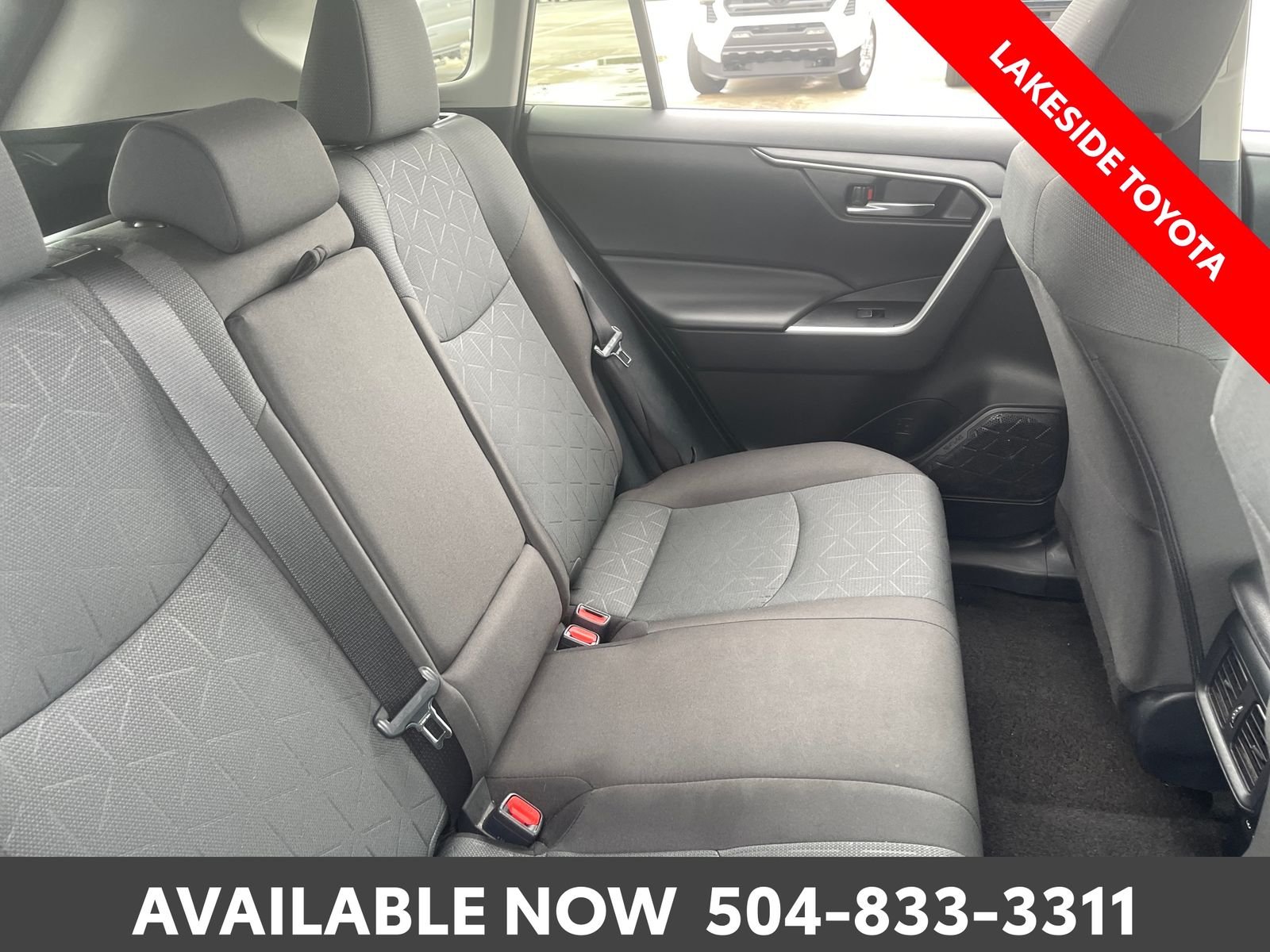 2024 Toyota RAV4 XLE - Photo 18