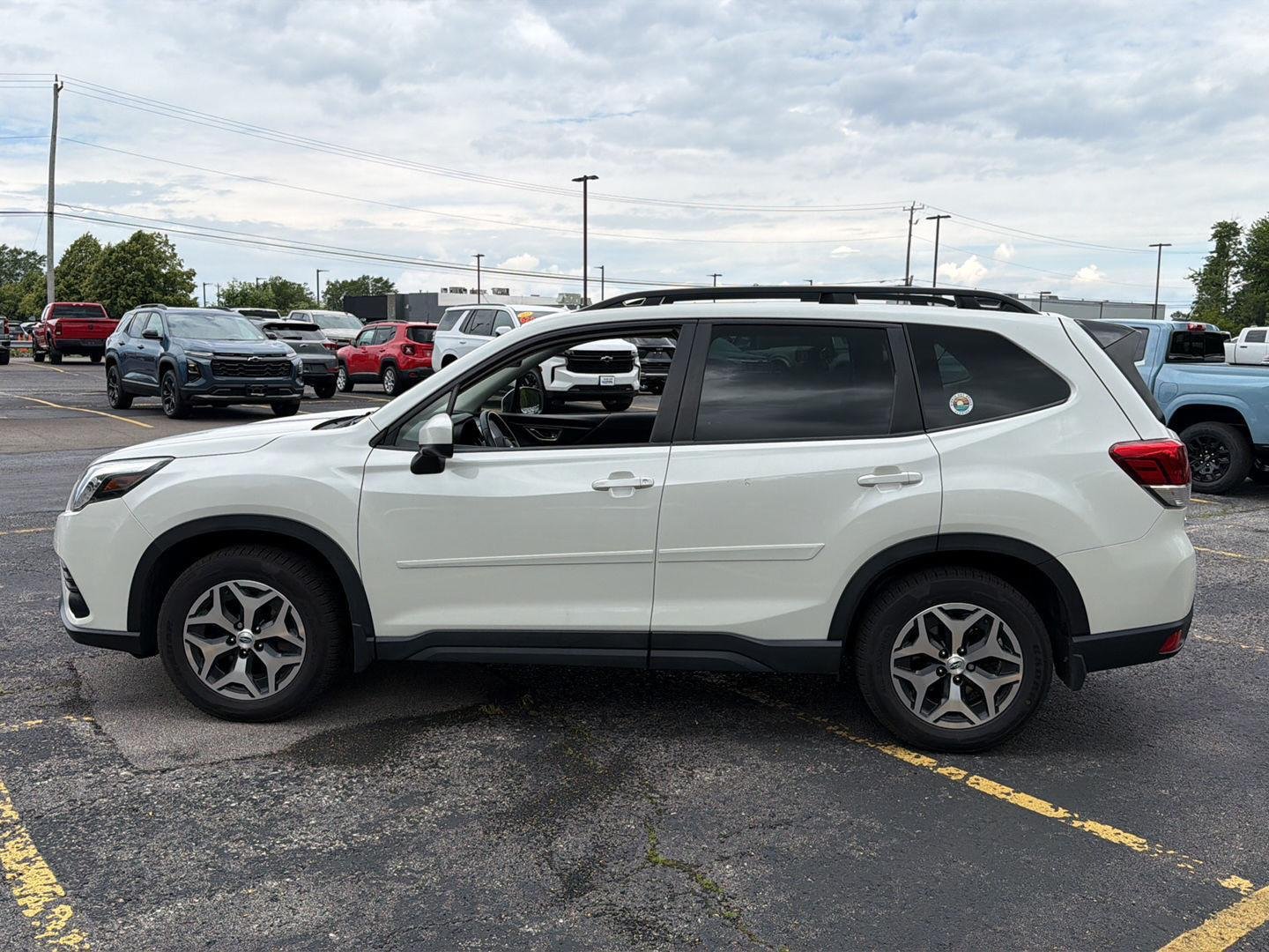 Used 2024  Subaru Premium image 12