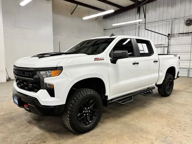 Used 2022 White Chevrolet Custom Trail Boss image 3