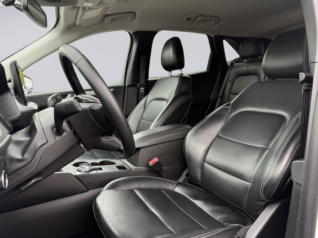 Used 2025 Gray Ford Platinum image 10