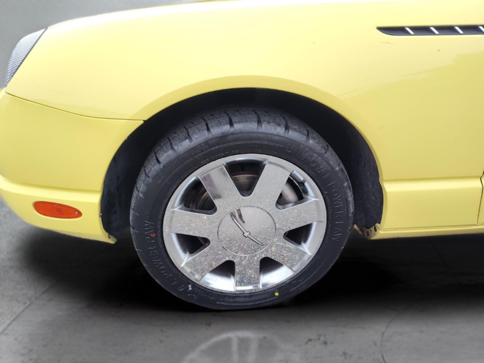 Used 2002 Inspiration Yellow Ford Deluxe image 14