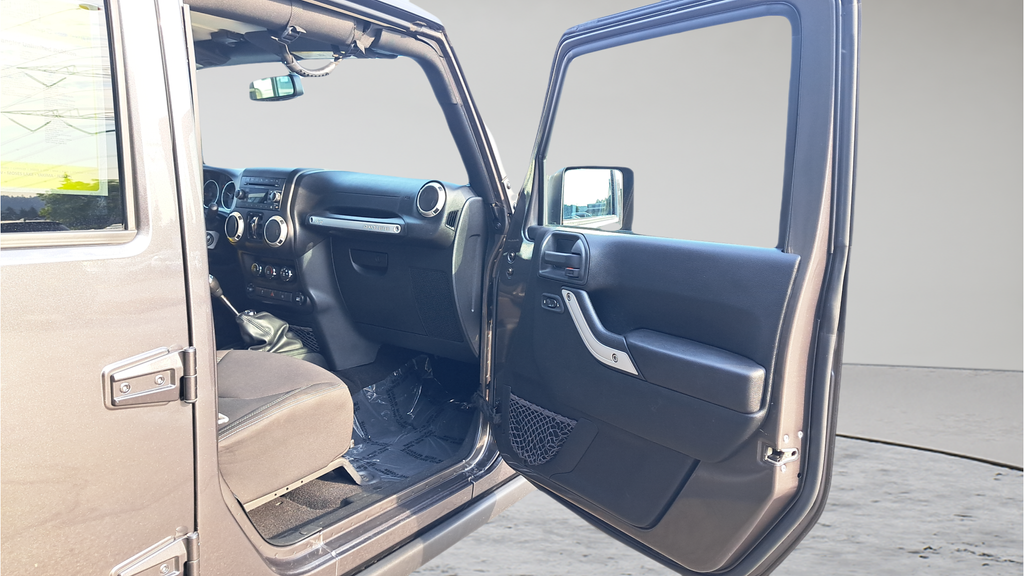 Used 2017 Gray Jeep Unlimited Rubicon image 25