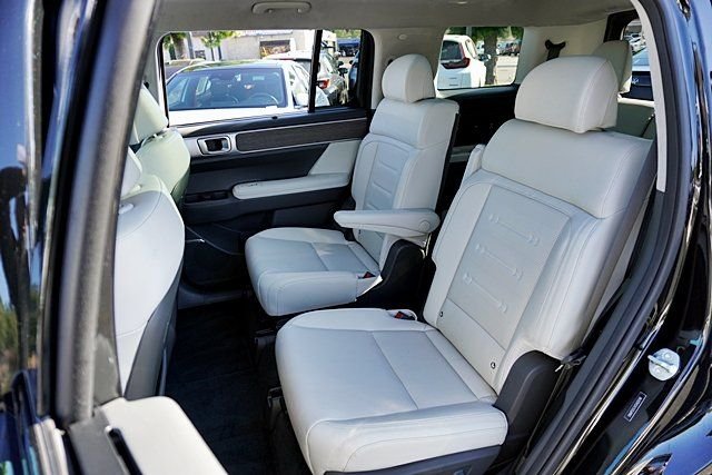 Used 2025 Black Hyundai Calligraphy image 19