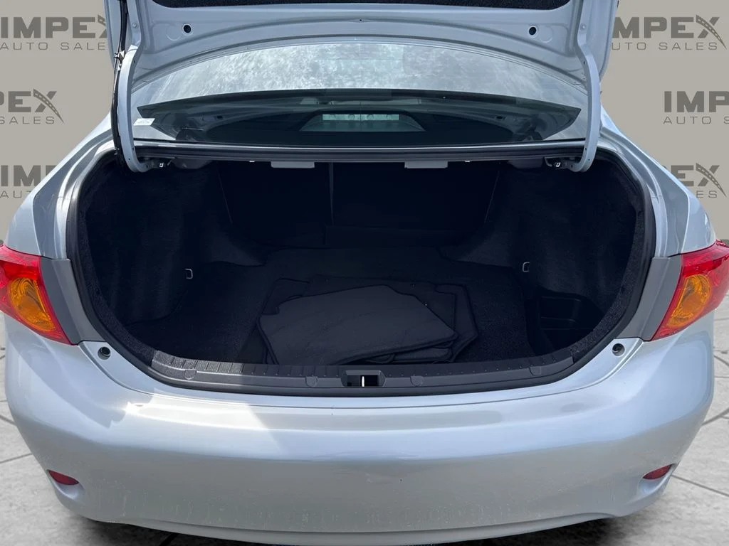 Used 2009 Gray Toyota Base image 13
