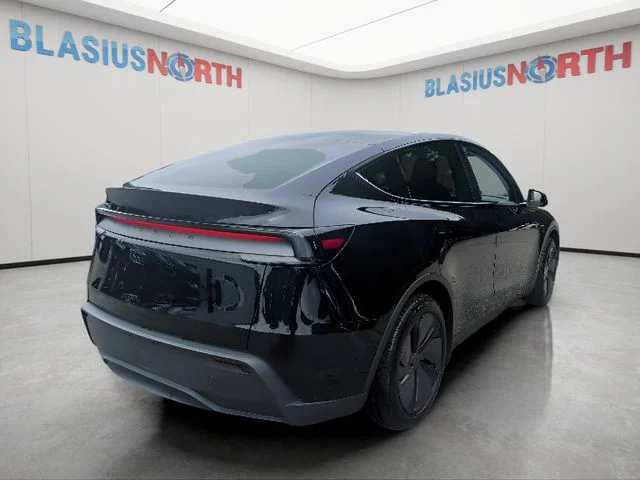 Used 2026  Tesla LONG RANGE image 5