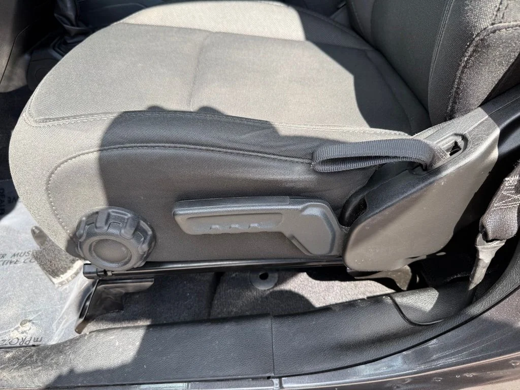 Used 2019 Gray Jeep Unlimited Sport S image 7