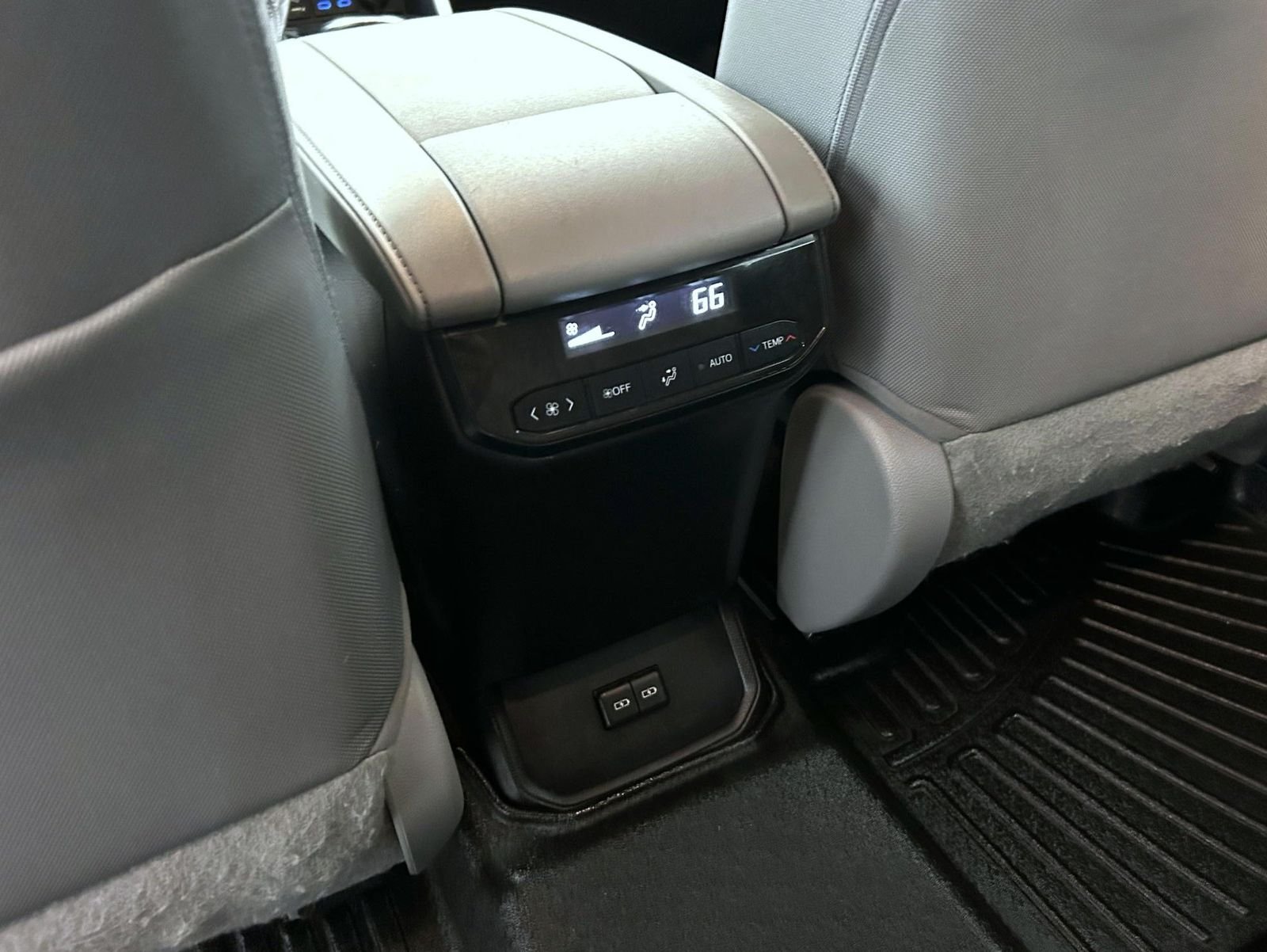 Used 2022 Gray Toyota L image 23