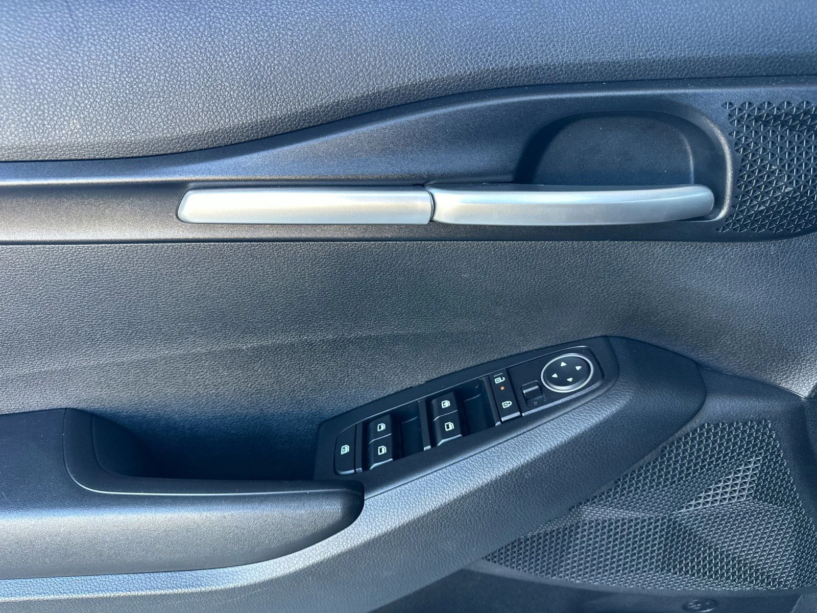 2025 Kia Seltos LX - Photo 10
