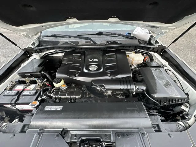Used 2017 White Nissan SL image 34
