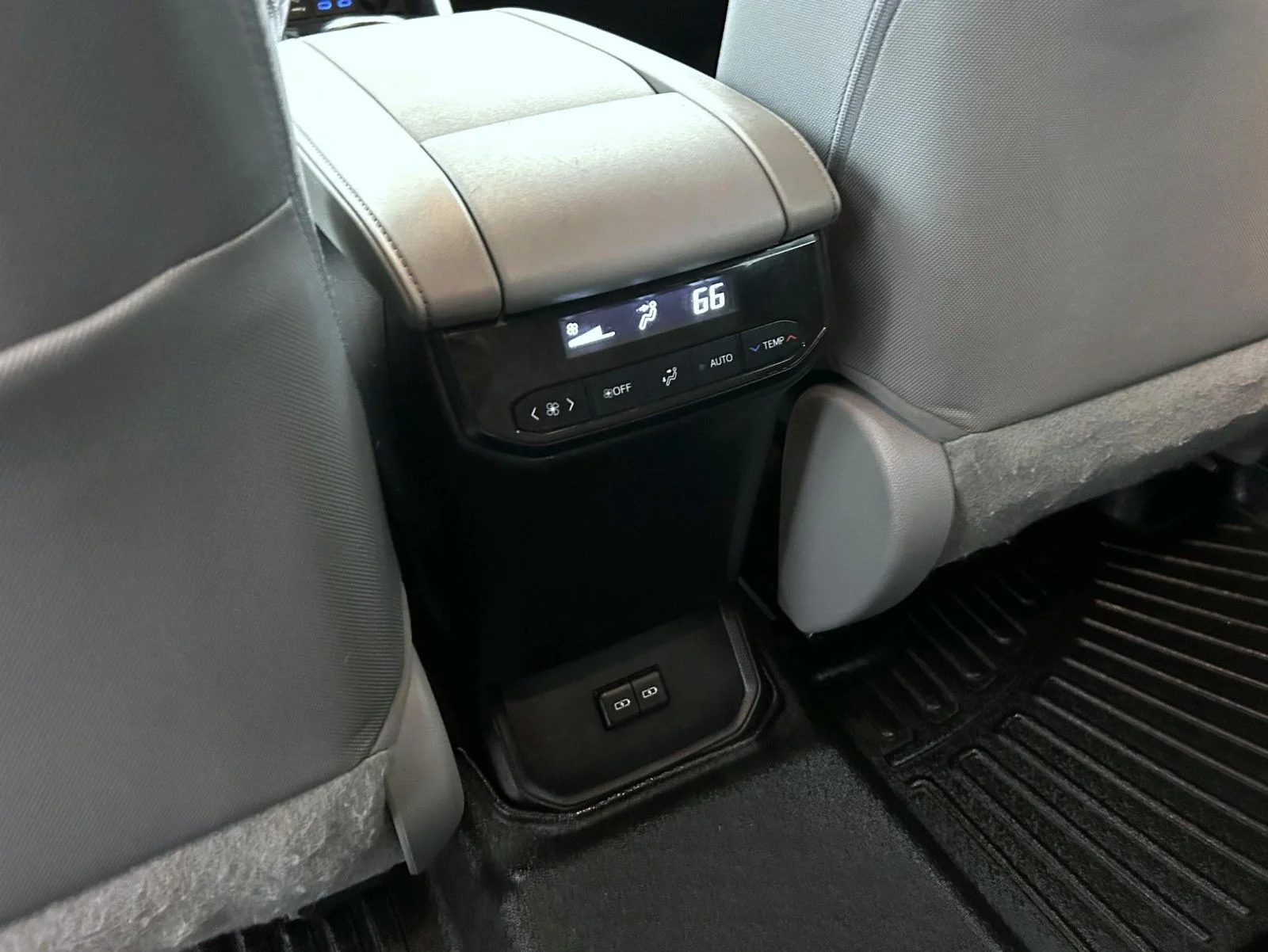 Used 2022 Gray Toyota L image 23