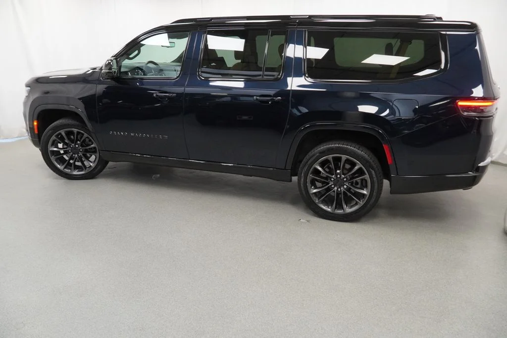 Used 2025 Black Jeep Series III Obsidian image 15