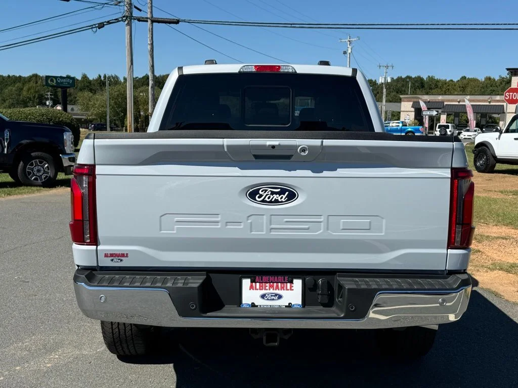 New 2025 White Ford Lariat image 4