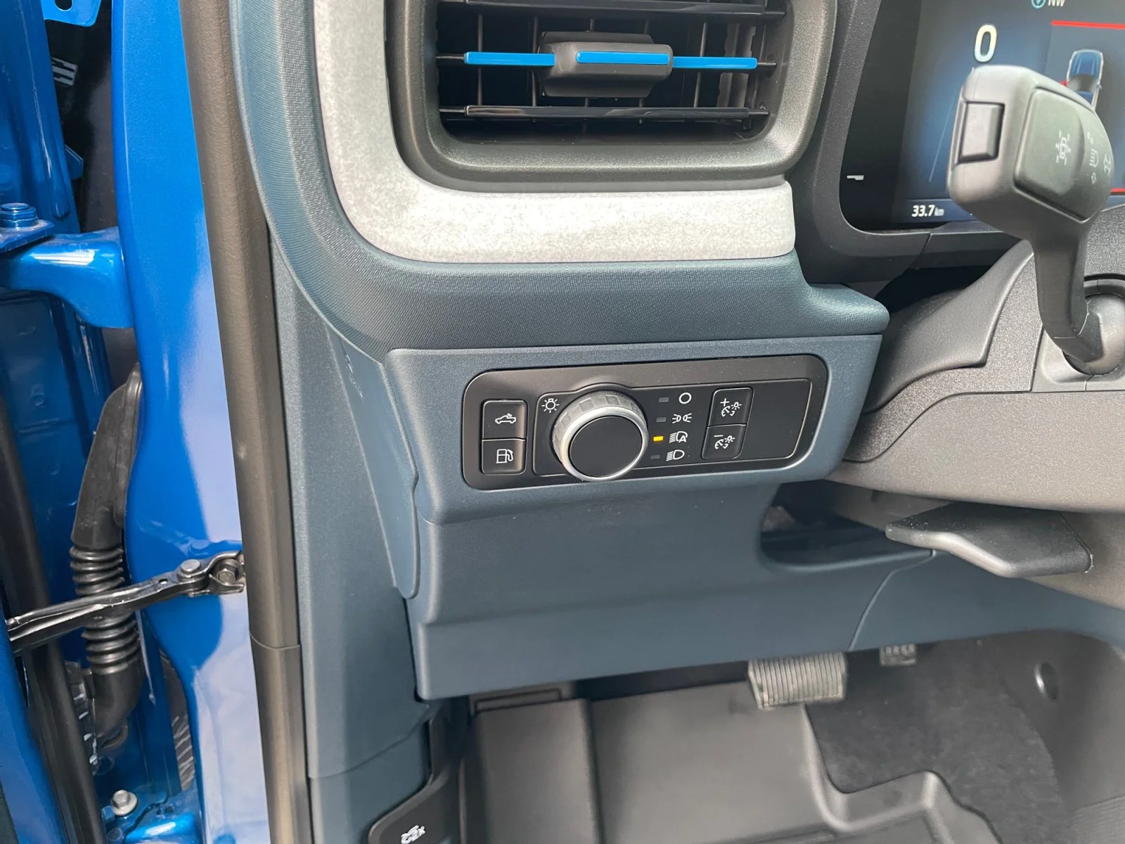 New 2026 Velocity Blue Ford XLT image 15