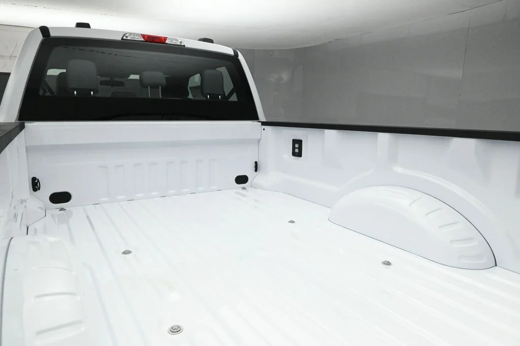 New 2026 Oxford White Ford XL image 19