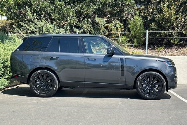 New 2027 Carpathian Grey Land Rover SE image 6