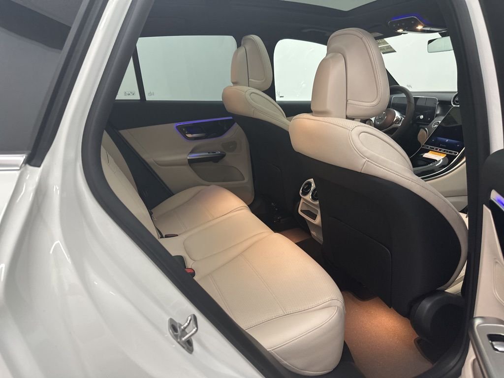 Used 2026 White Mercedes-Benz GLC 300 image 23
