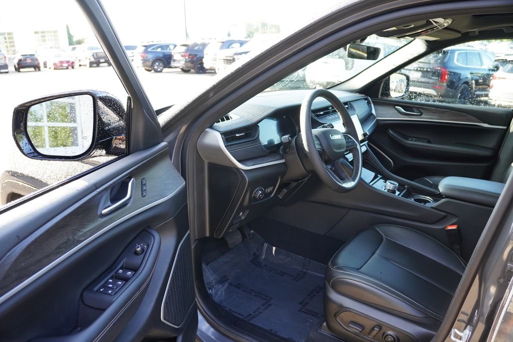 Used 2026 Baltic Gray Metallic Clearcoat Jeep Limited image 14