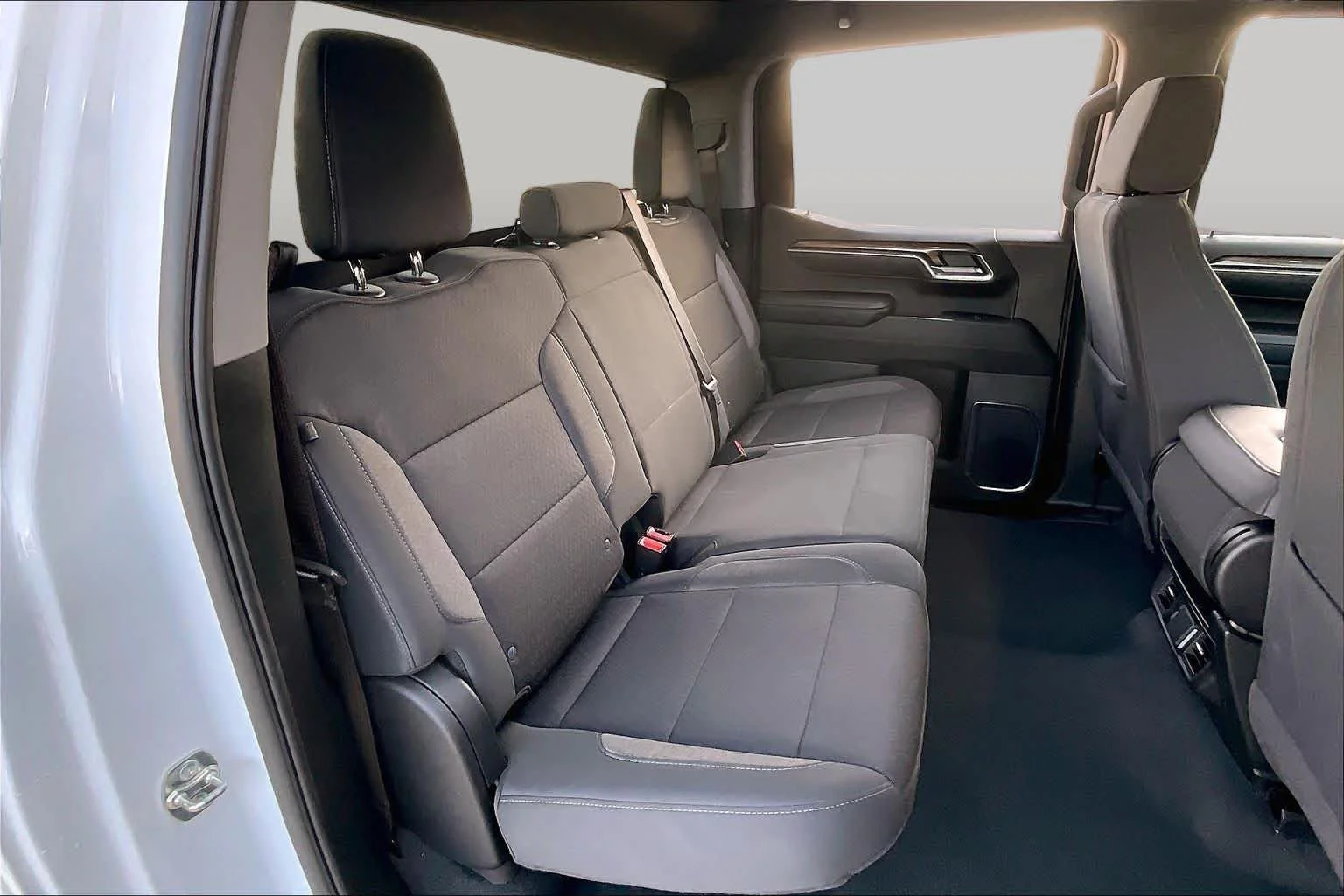 Used 2025 Summit White Chevrolet LT image 17