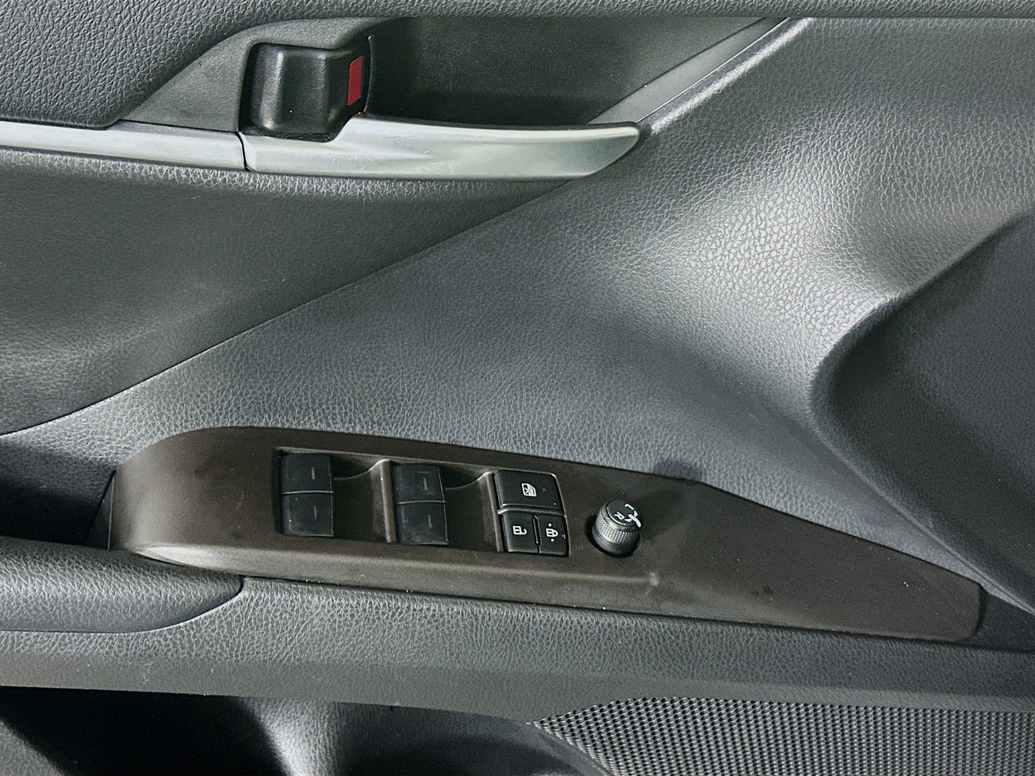 Certified Used 2023 Ice Toyota SE image 14