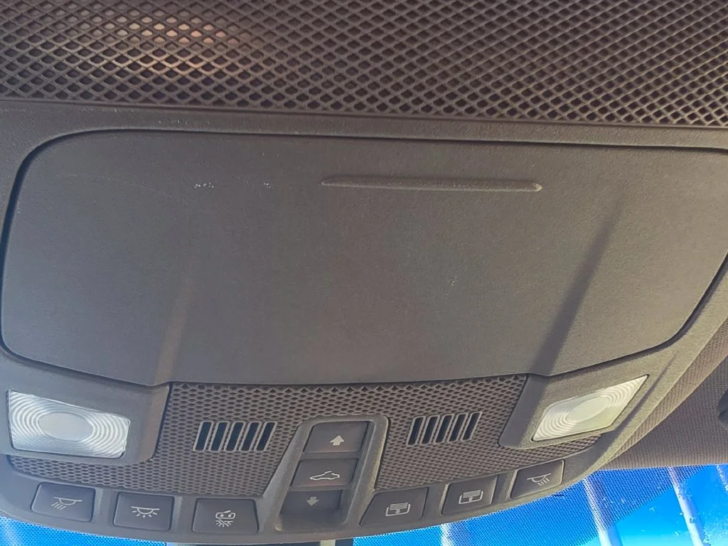 Used 2018 White Lincoln Reserve image 29