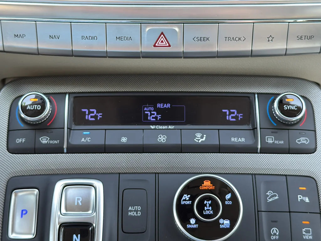 Used 2021 White Hyundai Calligraphy image 18