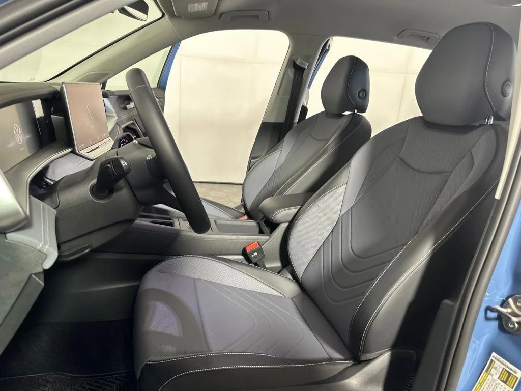 New 2026 Blue Volkswagen 2.0T SE image 10