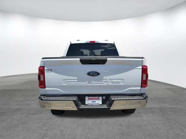 Used 2023 Oxford White Ford XLT image 5