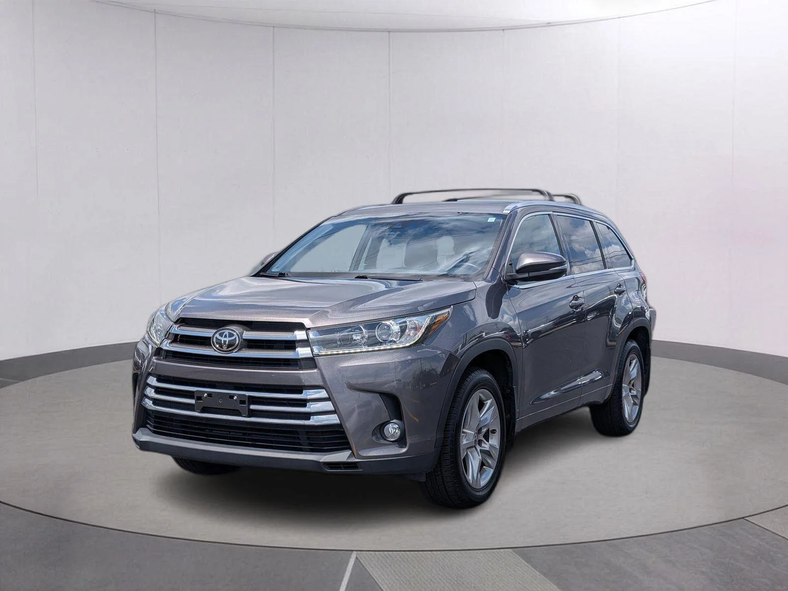 Used 2017 Predawn Gray Mica Toyota Limited image 1