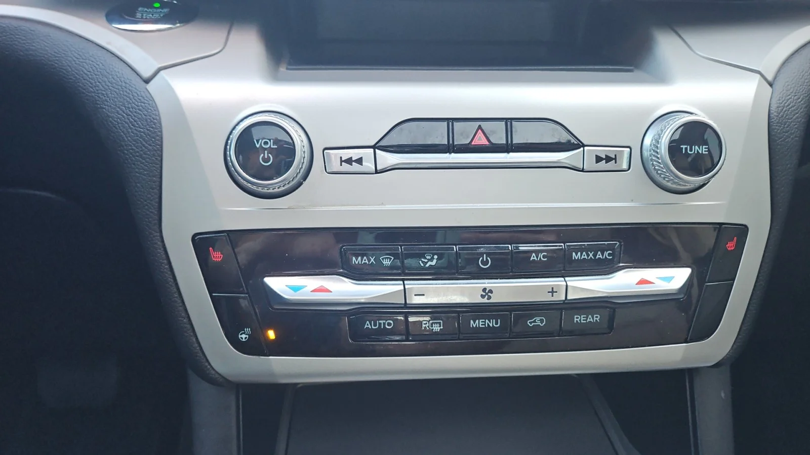 Used 2021 Star White Metallic Tri-Coat Ford XLT 4WD image 20