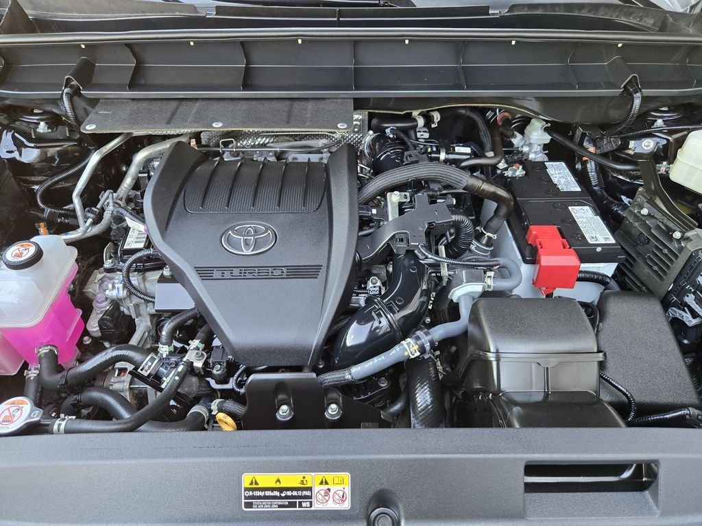 2024 Toyota Highlander LE - Photo 21