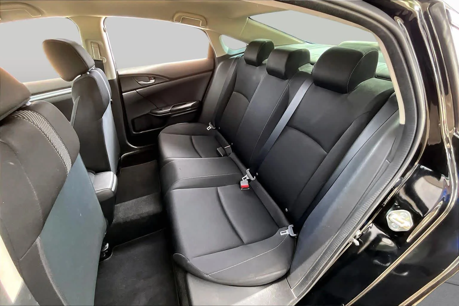 Certified Used 2018 Crystal Black Pearl Honda LX image 20