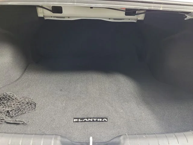 2025 Hyundai Elantra Blue - Photo 13