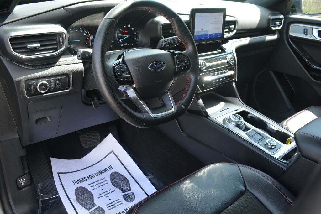 Used 2023 Gray Ford ST-Line image 10