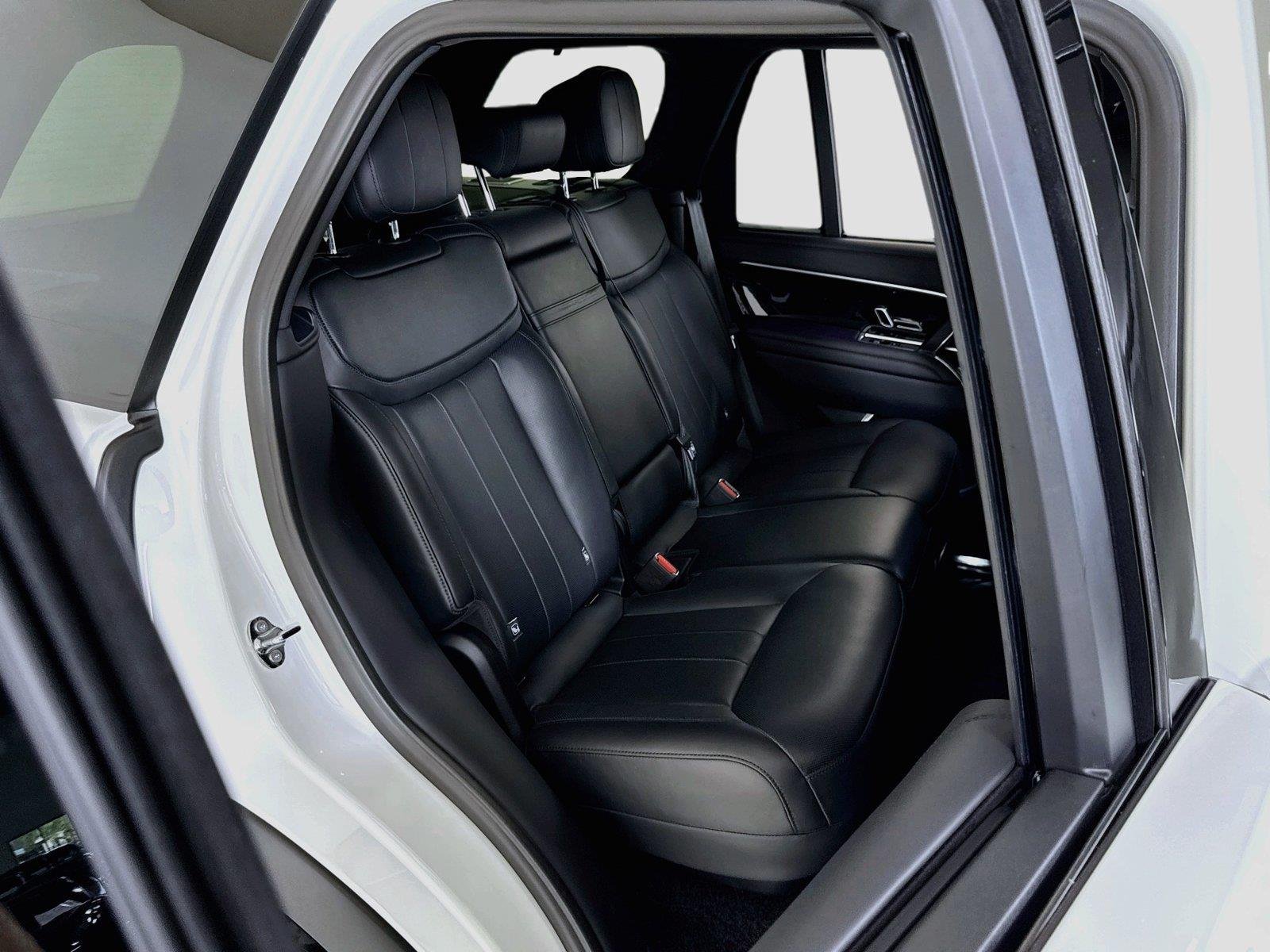 Used 2025 Fuji White Land Rover SE | 24