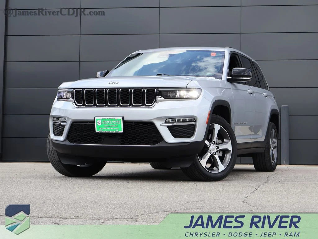 Used 2024 Silver Jeep Limited image 1