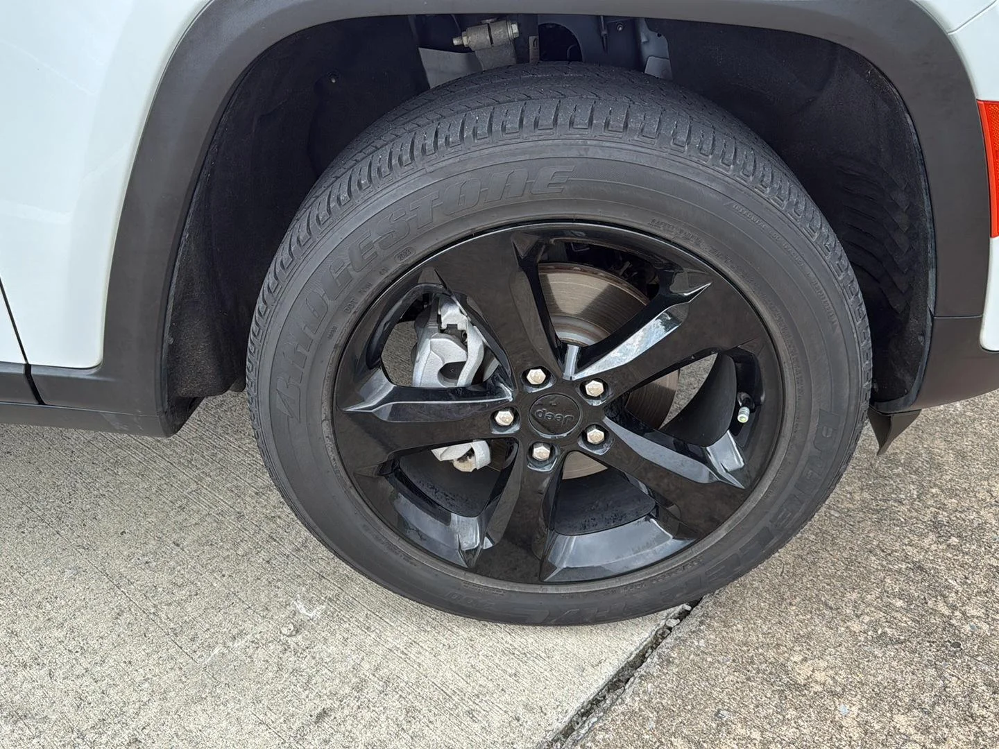 Used 2023 Bright White Clearcoat Jeep Altitude image 13