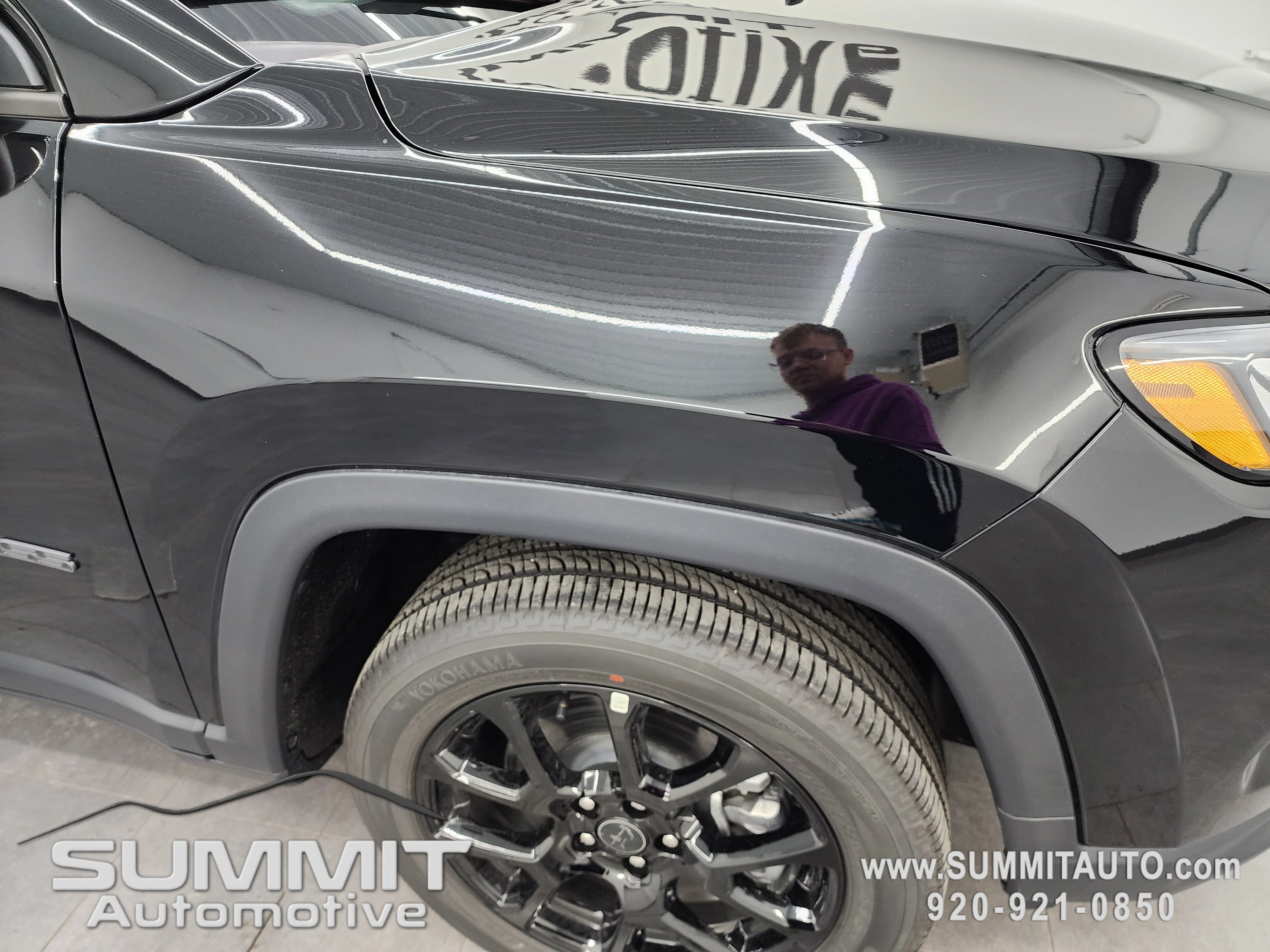New 2026 Diamond Black Crystal Pearlcoat Jeep Latitude image 23