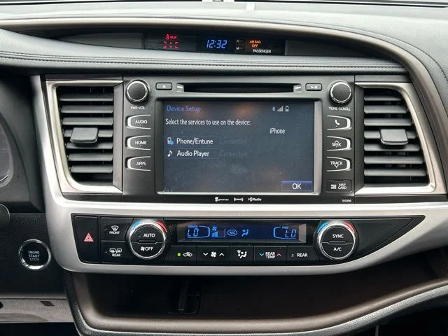 Used 2019 Blue Toyota XLE image 50