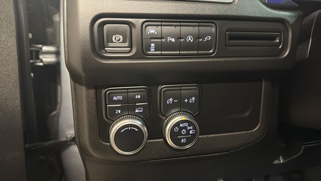 Used 2021 Gray GMC SLT image 18