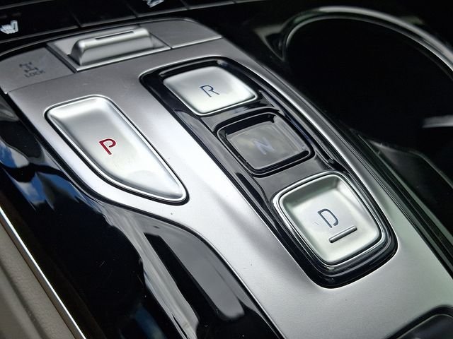 Certified Used 2024 White Hyundai SEL Convenience image 22