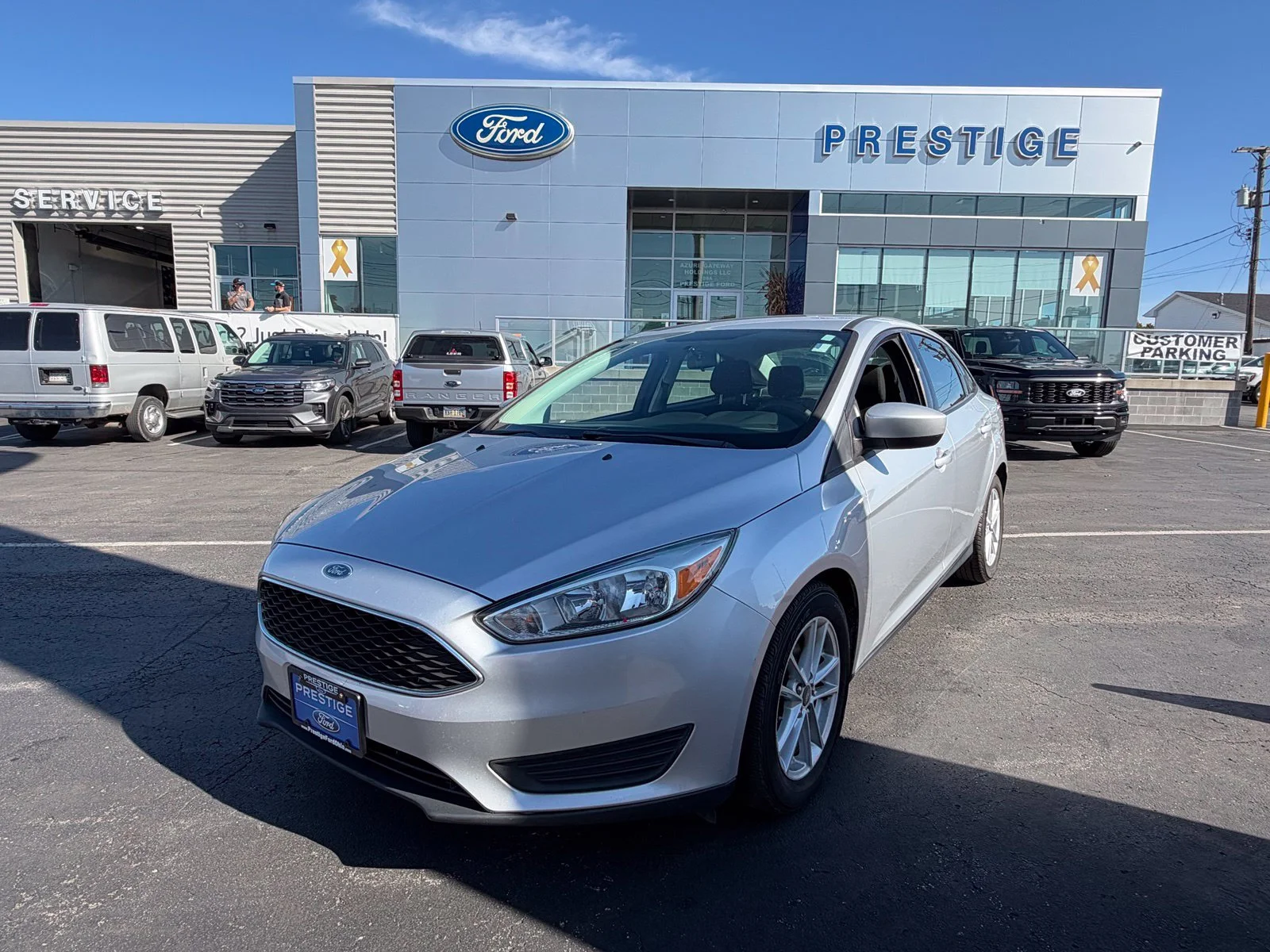 Used 2018 Silver Ford SE image 1