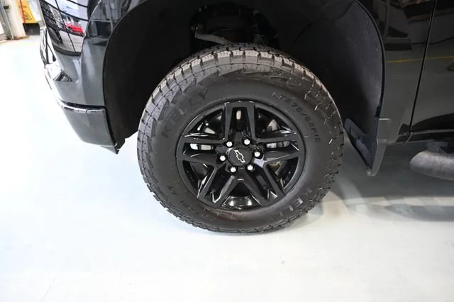 Used 2022 Black Chevrolet Custom Trail Boss image 27