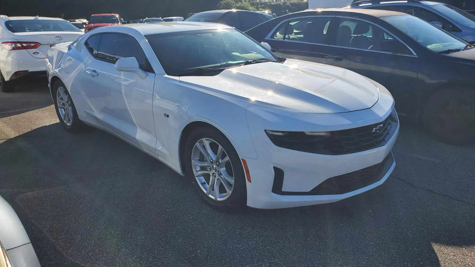 Used 2020 SUMMIT WHITE Chevrolet 1LS image 2