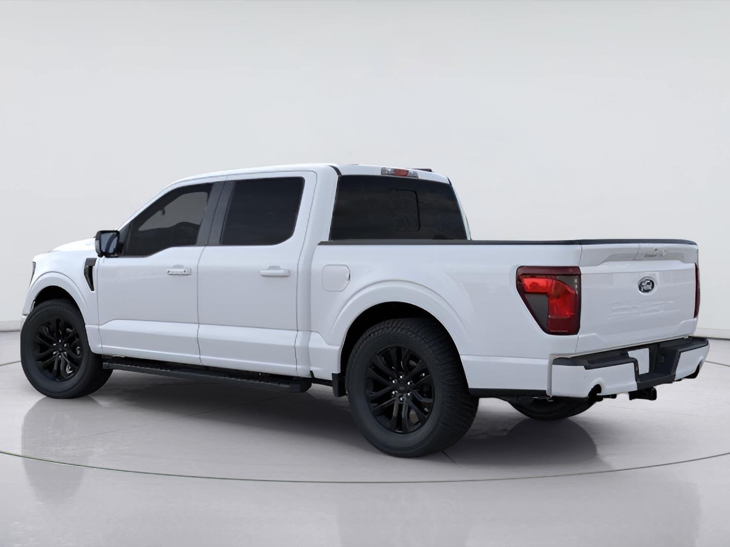 New 2026 Oxford White Ford XLT image 4