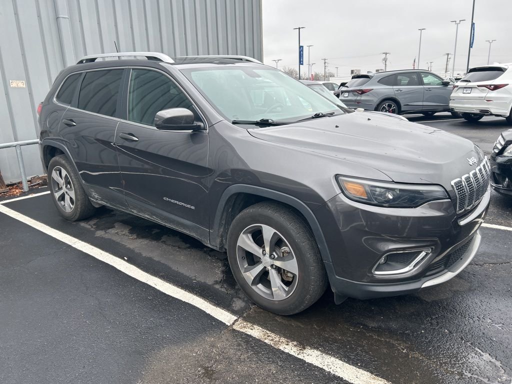 Used 2019 Jeep Cherokee Limited with VIN 1C4PJMDX6KD281713 for sale in Kansas City